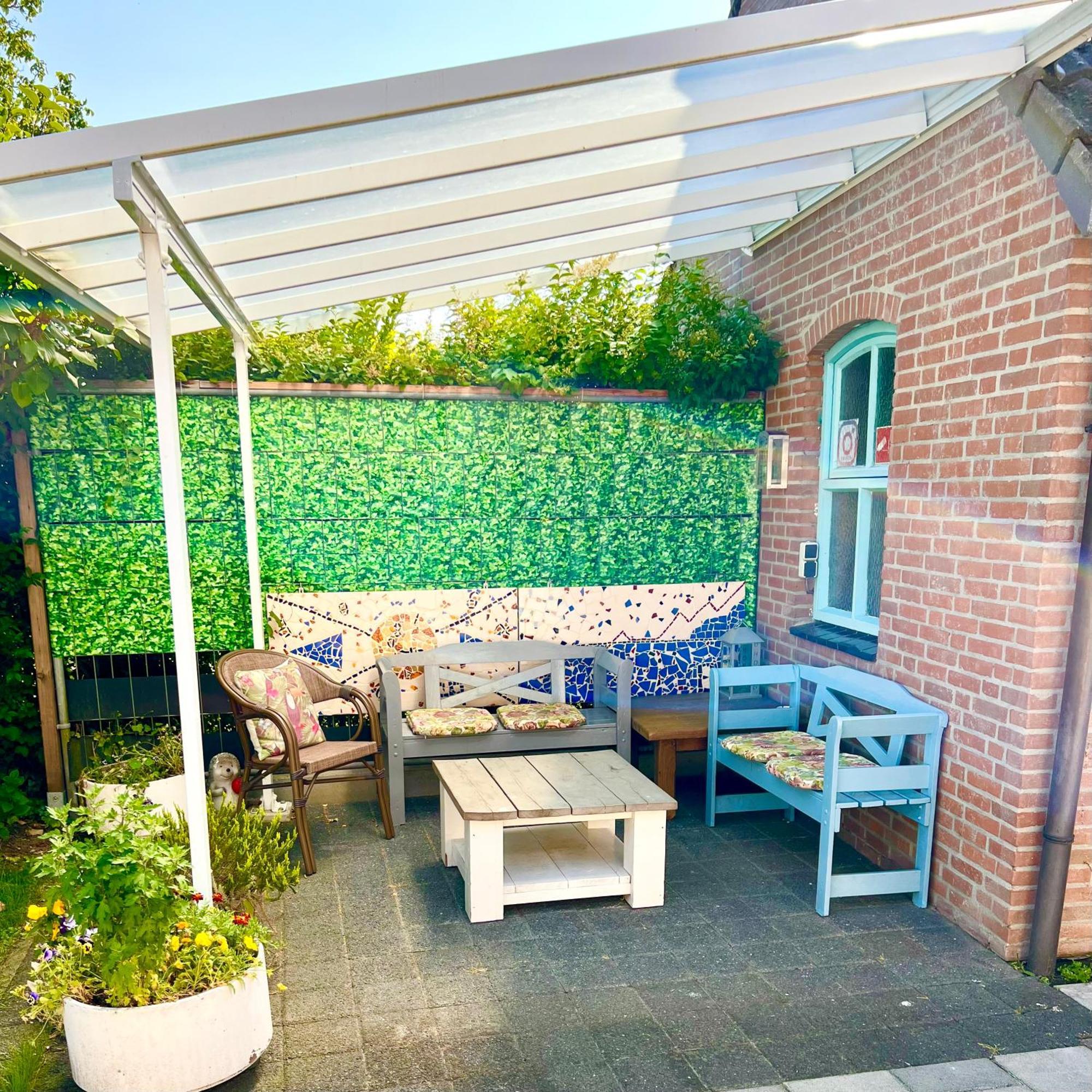 Rooi Bij De Knoptoren Sint-Oedenrode
